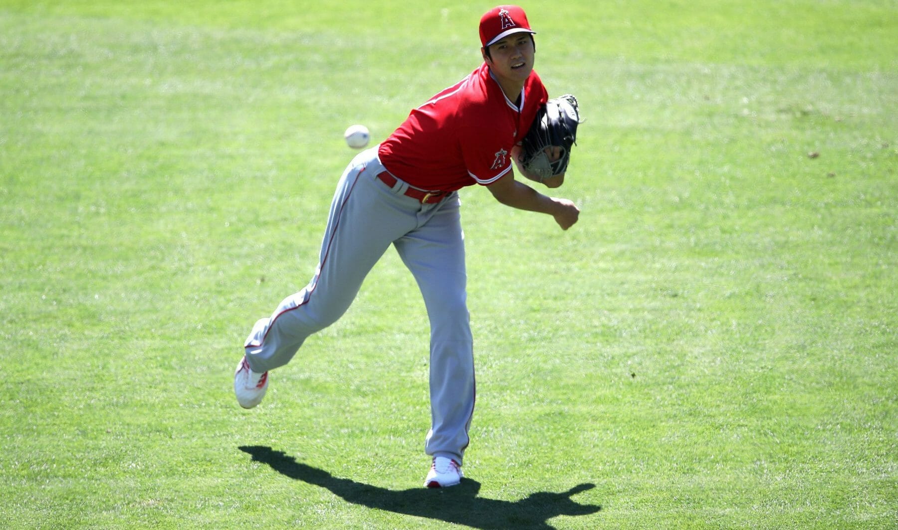 大谷翔平が自らのキャッチボールを通訳に撮影してもらう理由とは