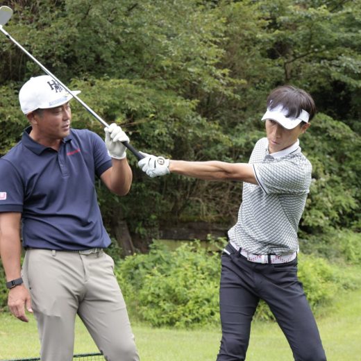 谷原秀人の飛ばしゴルフレッスン! テークバックでは、手は「高く」じゃなく「遠くに上げる」