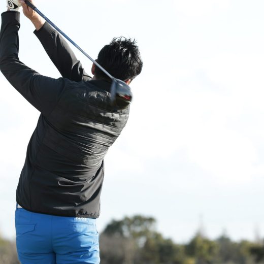 飛距離を伸ばす! 2種類の素振り練習法とは