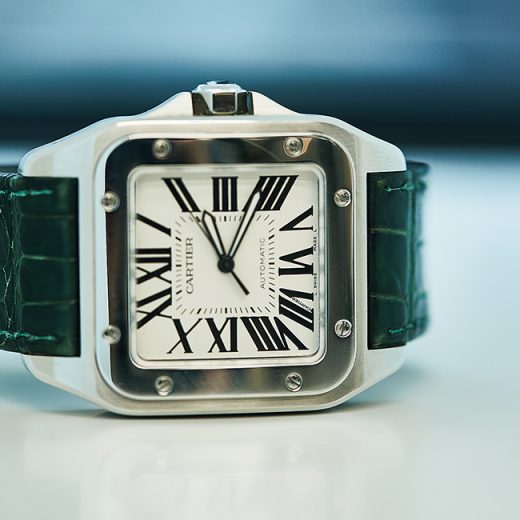 世界初の実用的男性用腕時計サントス