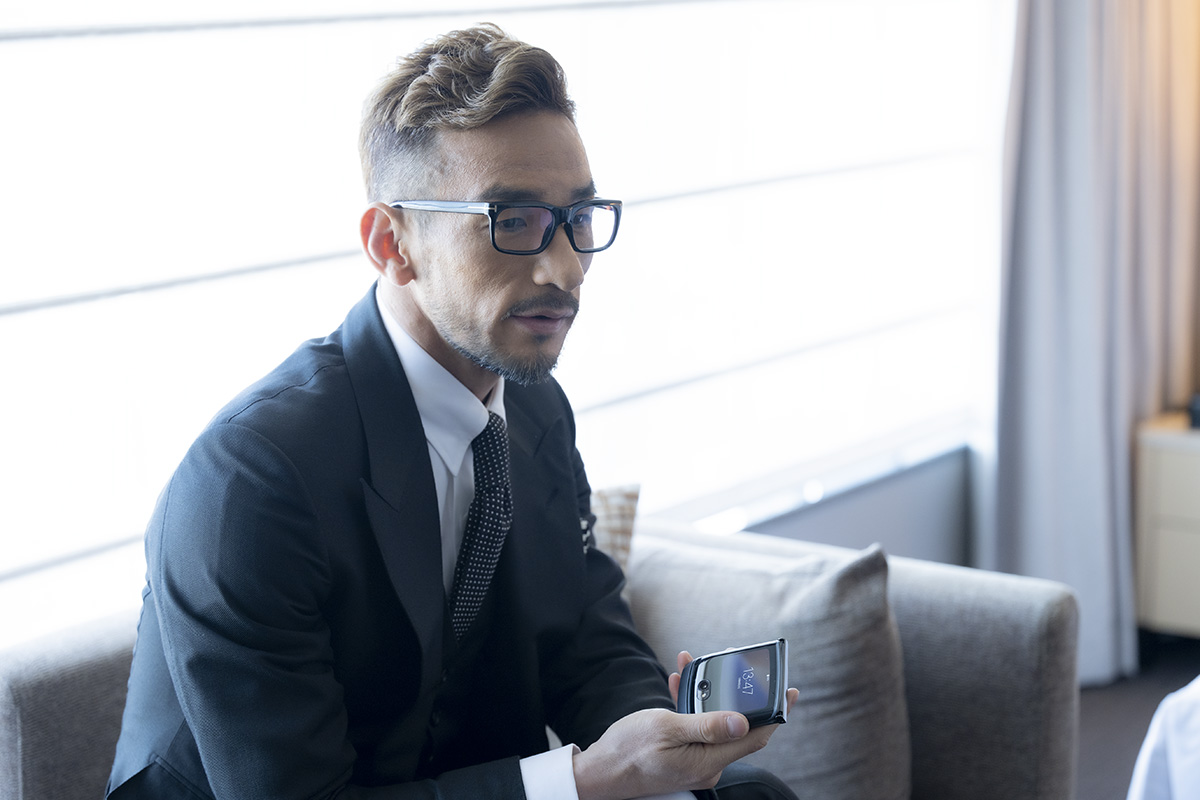 R　中田英寿 元日本代表中田英寿氏、新型5Gスマホのアンバサダーに就任！新CM
