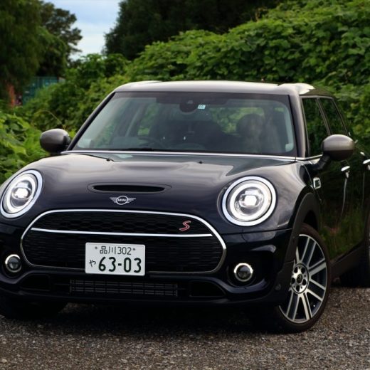 懐かしの英国をたっぷり詰め込んだ小さな高級車！ MINIクラブマン