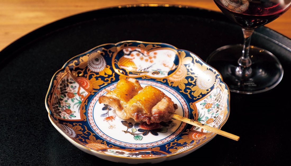 予約殺到！薪直火焼きで味わう焼き鳥の新機軸【麻布十番】