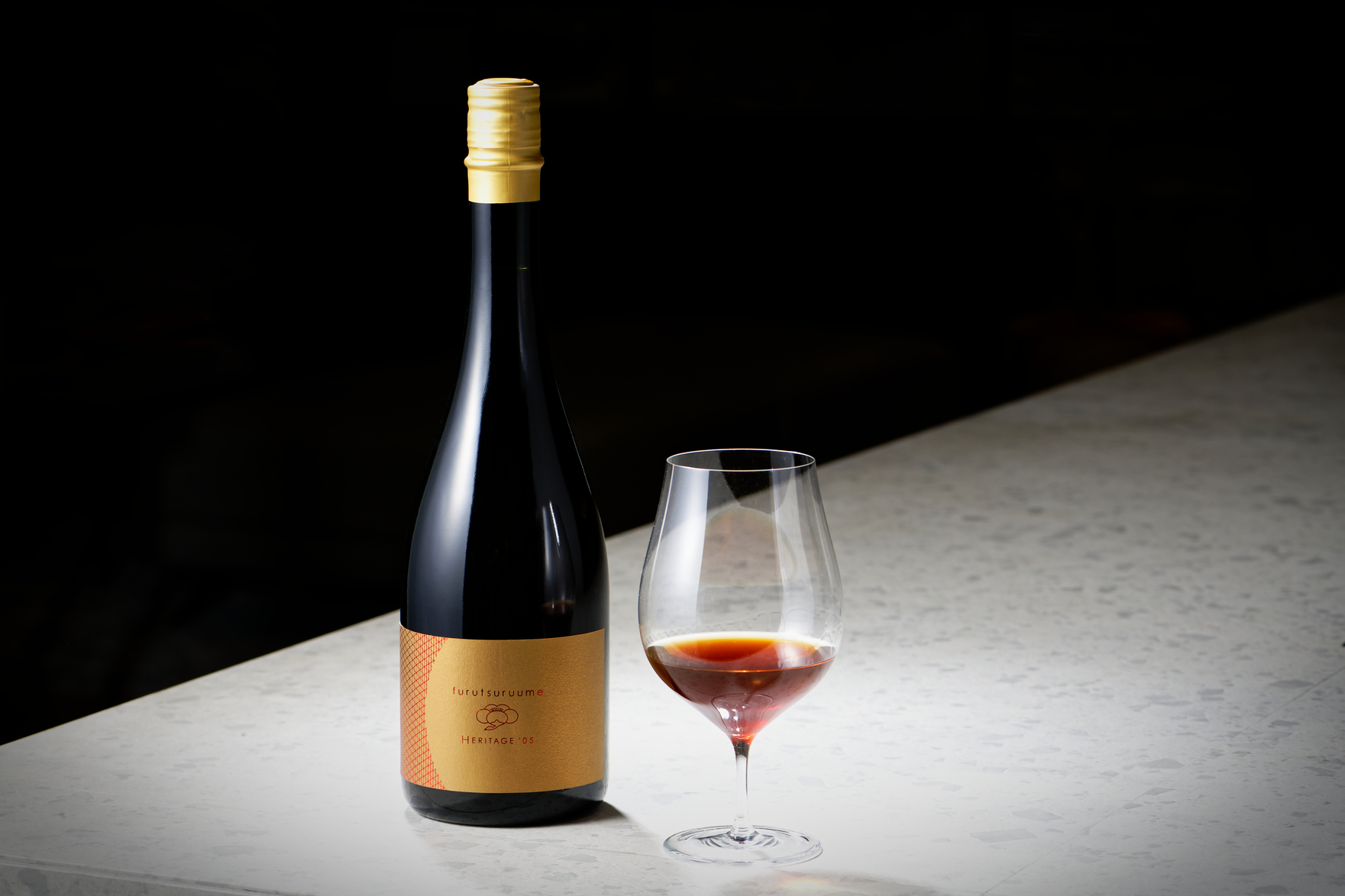 中田英寿と平和酒造がタッグ！20年以上の熟成梅酒をブレンドした至高の