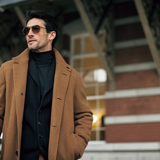 サイドゴアブーツ╳チノーズには、カーディガンにブラウンコート