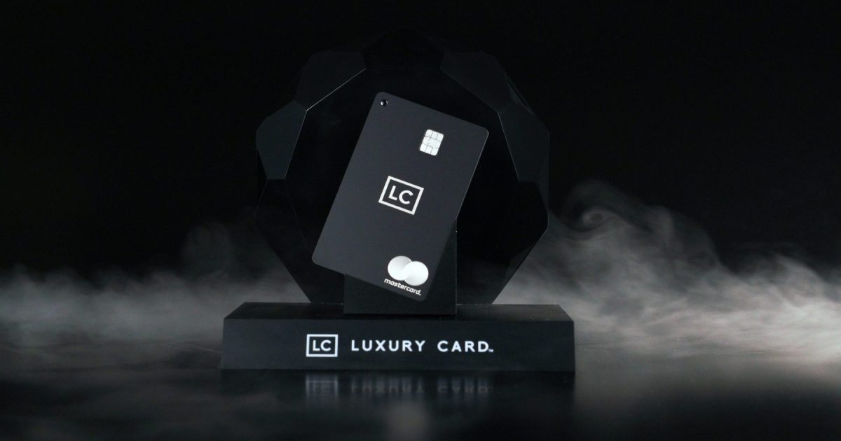 ダイヤモンドが埋め込まれた