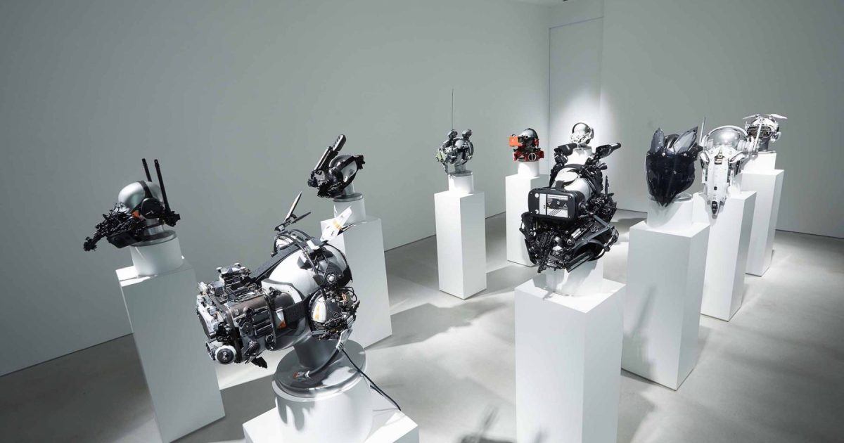 バレンシアガとのコラボで注目！ 造形作家・池内啓人氏の最大規模の