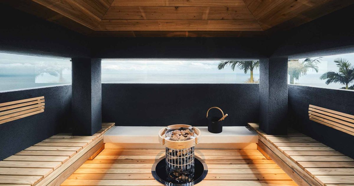 海の画廊「孤島の椰子」 image.jpg