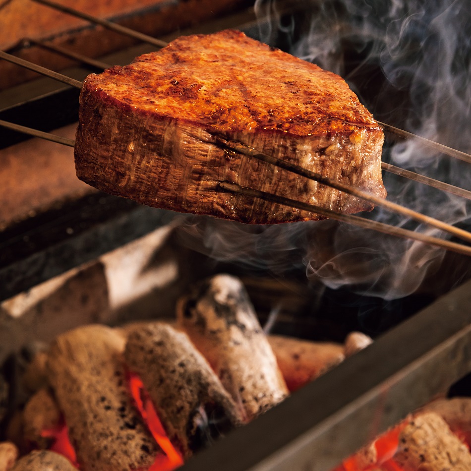 WAGYU UTOKA｜秋元康が自信を持って薦める、白金のステーキ店 | GOETHE