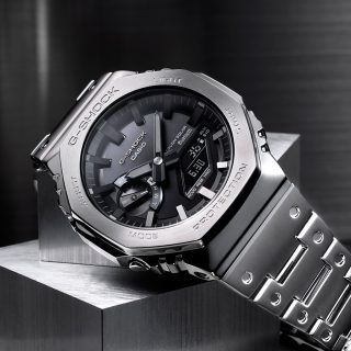 カシオG-SHOCKのフルメタルウォッチ