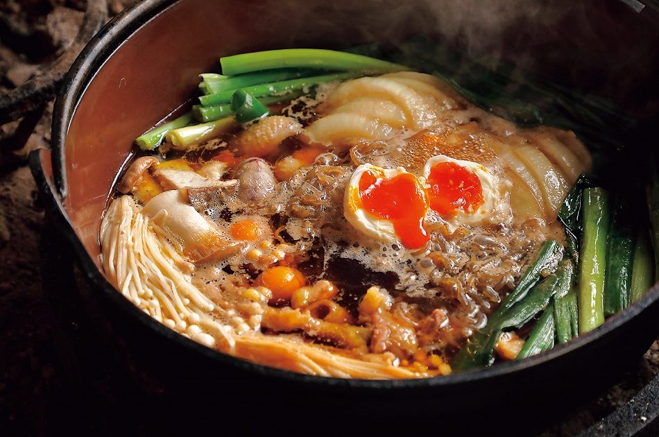 力強く尊い旨味に感動！ 京都の古民家で堪能する農家の鶏料理 | GOETHE
