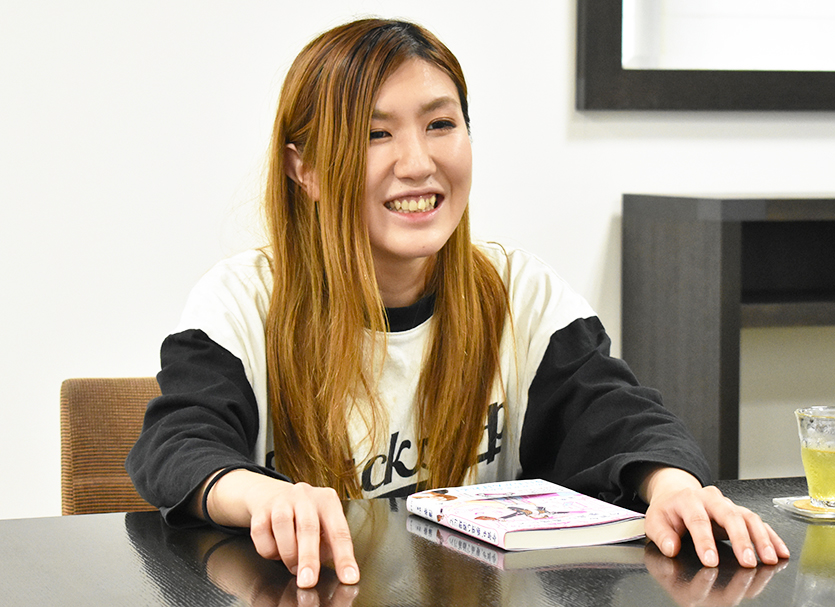 女芸人・薄幸（納言）「自ら“やさぐれ”と言ったことは一度もない！」意外すぎる仕事との付き合い方