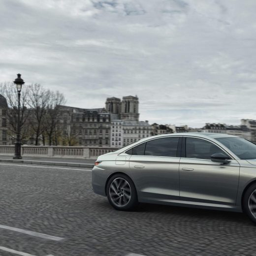 フランスの高級車「DS 9」