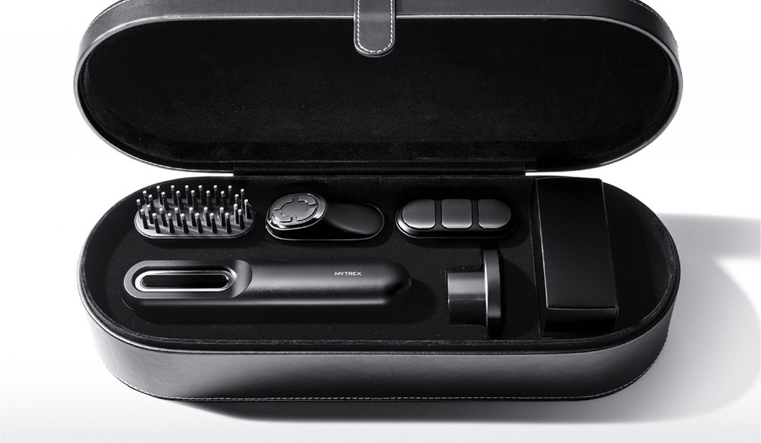 皮膚と筋肉をダブルで刺激！ 新発想の美顔器 | GOETHE