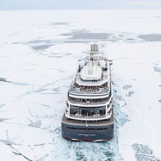 南極クルーズ 極地探検船「ル コマンダン シャルコー号」
