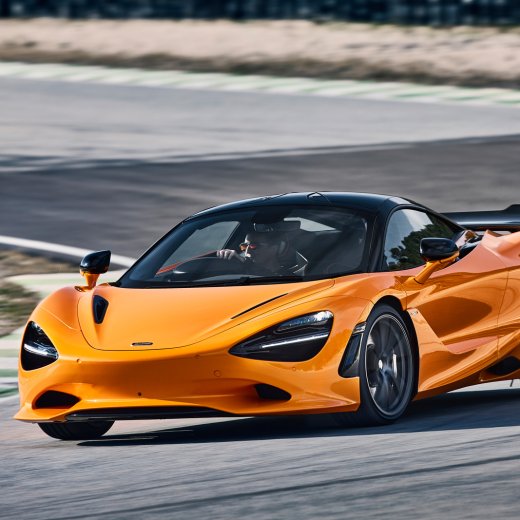 V8エンジンの最高峰スーパーカー「マクラーレン 750S」誕生