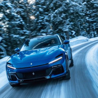 走るフェラーリ「プロサングエ」