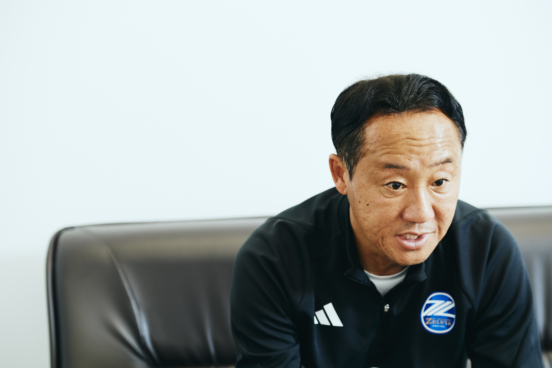 FC町田ゼルビア躍進の立役者・黒田剛監督、プロでも高校でも貫く
