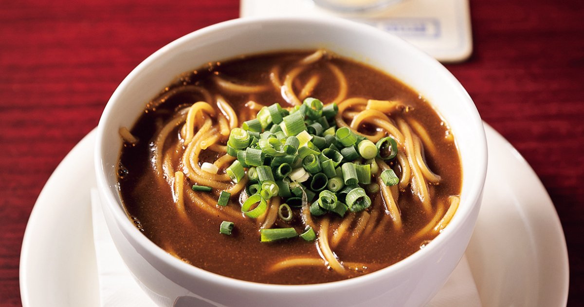 カモメセラー｜秋元康の胃袋を掴んだ、紹介制バーの“幸せを呼ぶ炭水化物”とは