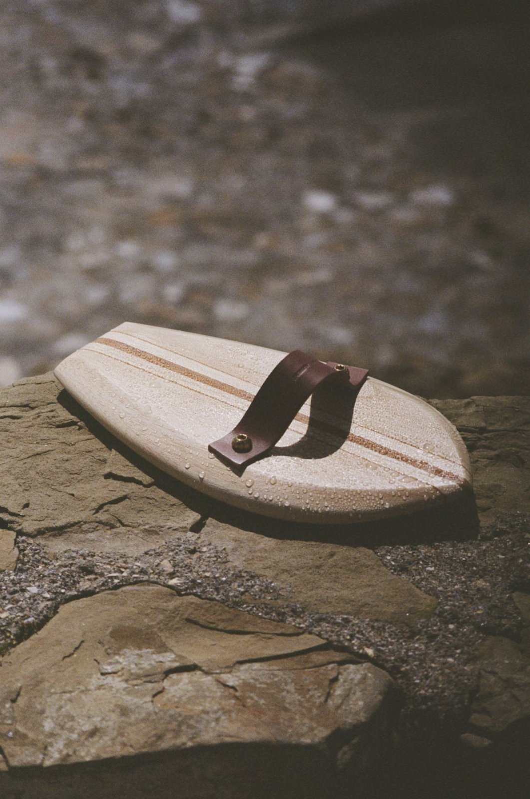サンローラン リヴ・ドロワの新作木製ボード