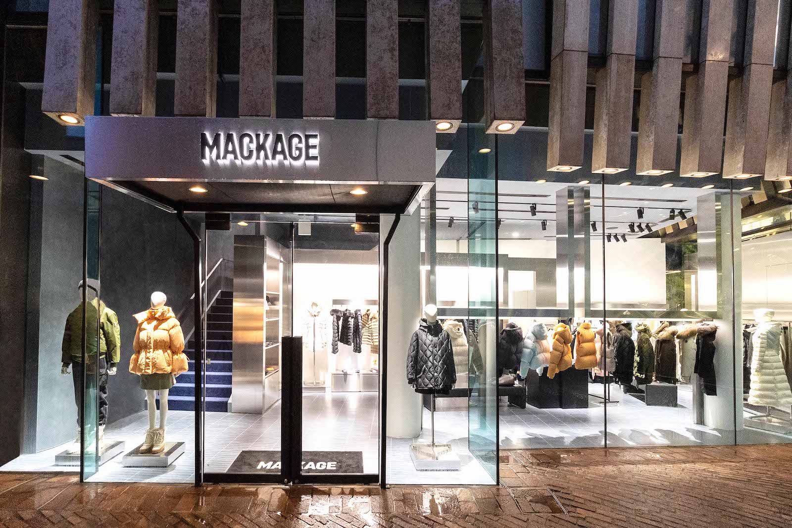 初の路面店が表参道に！ セレブが火付け役のカナダ発アウターブランド