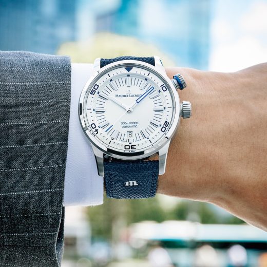 「ポントス S ダイバー」の白