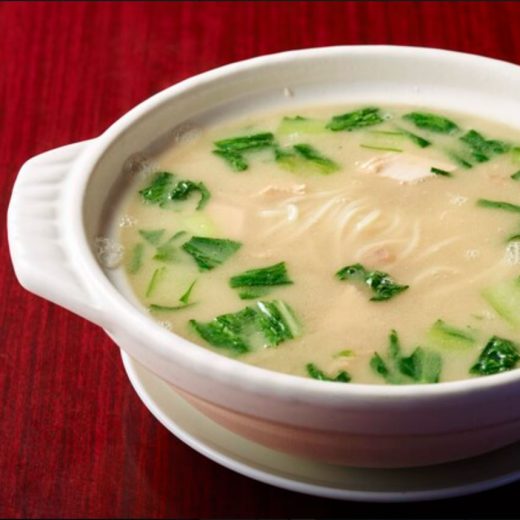 香妃園の「特製鶏煮込みそば」