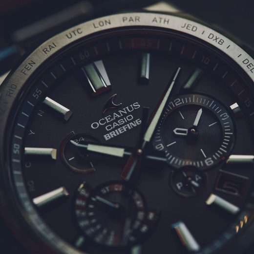 【ブリーフィング×オシアナス 】大人のマットブラック時計、登場