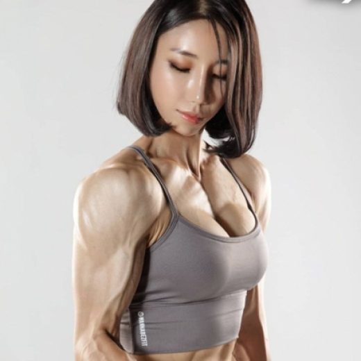 まさに“ハガネのママ”。准看護師からトレーナーに転身した母の挑戦