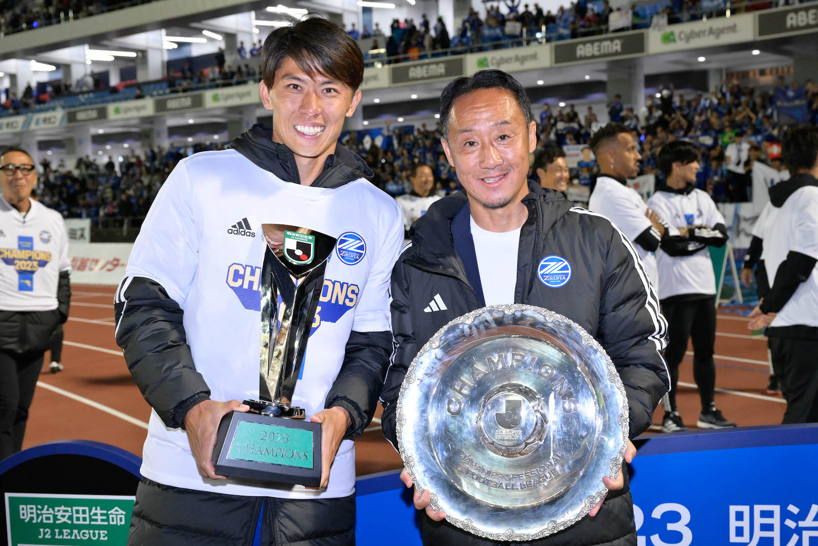 黒田武士 15位→優勝への秘密。J2町田・黒田剛監督、最強組織の作り方