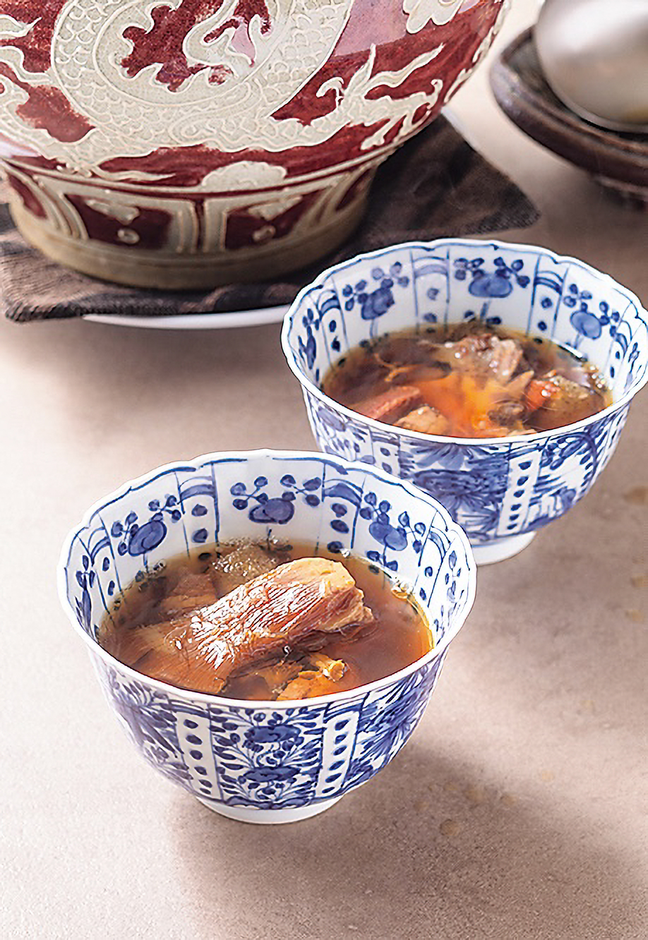 「旬華 なか村」の広東式蒸しスープ