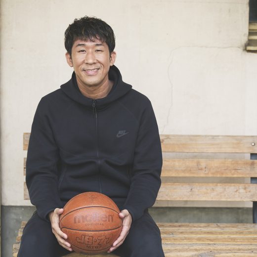 麒麟・田村さん ボールを持って笑顔