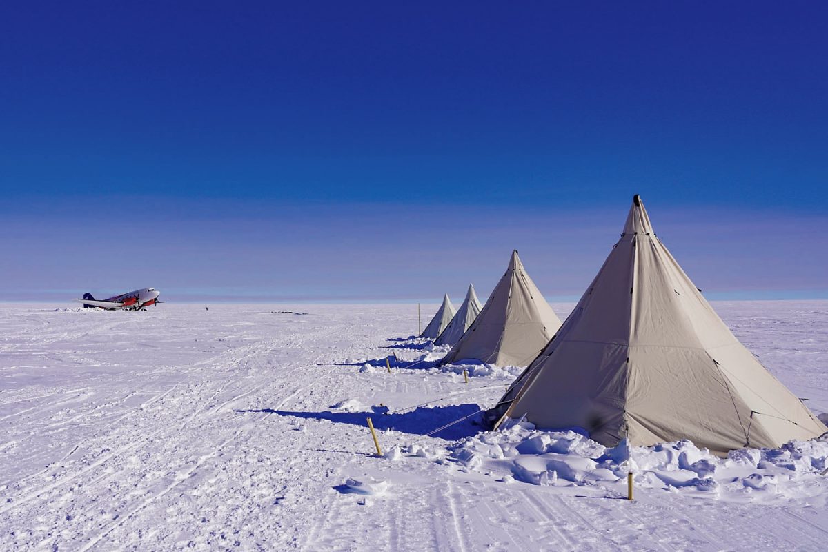 南極点を目指すためのテント