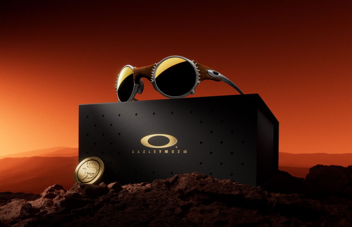 36万円超の即完売したサングラス、オークリー「Mars X-Metal Leather ...