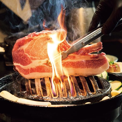 「高度食 麻浦店」の骨付きリブロース