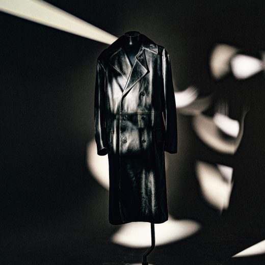 ロエベのダブルブレストコート