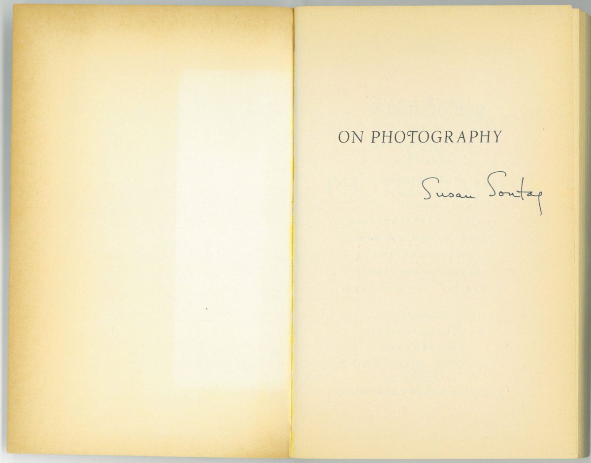 左：『ON PHOTOGRAPHY』ANCHOR BOOKS 1990年（原著は1977年）