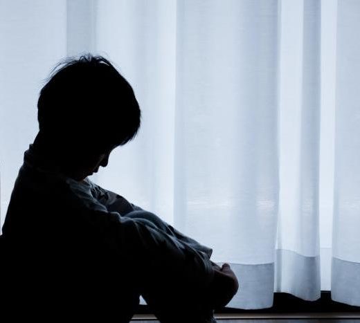 グルーミングのターゲットにしやすい? 性加害者が「男児を狙う」心理とは