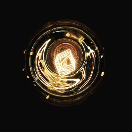 光る電球
