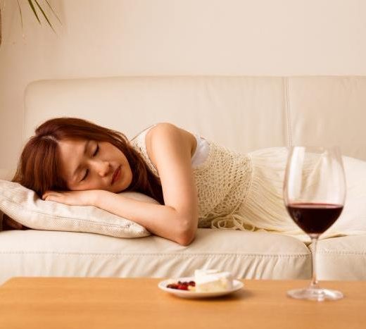 スタンフォード大教授が断言「お酒を飲んでの睡眠では疲れは取れない」
