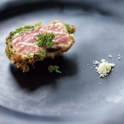 「Ushimaru」のマグロのカツレツ