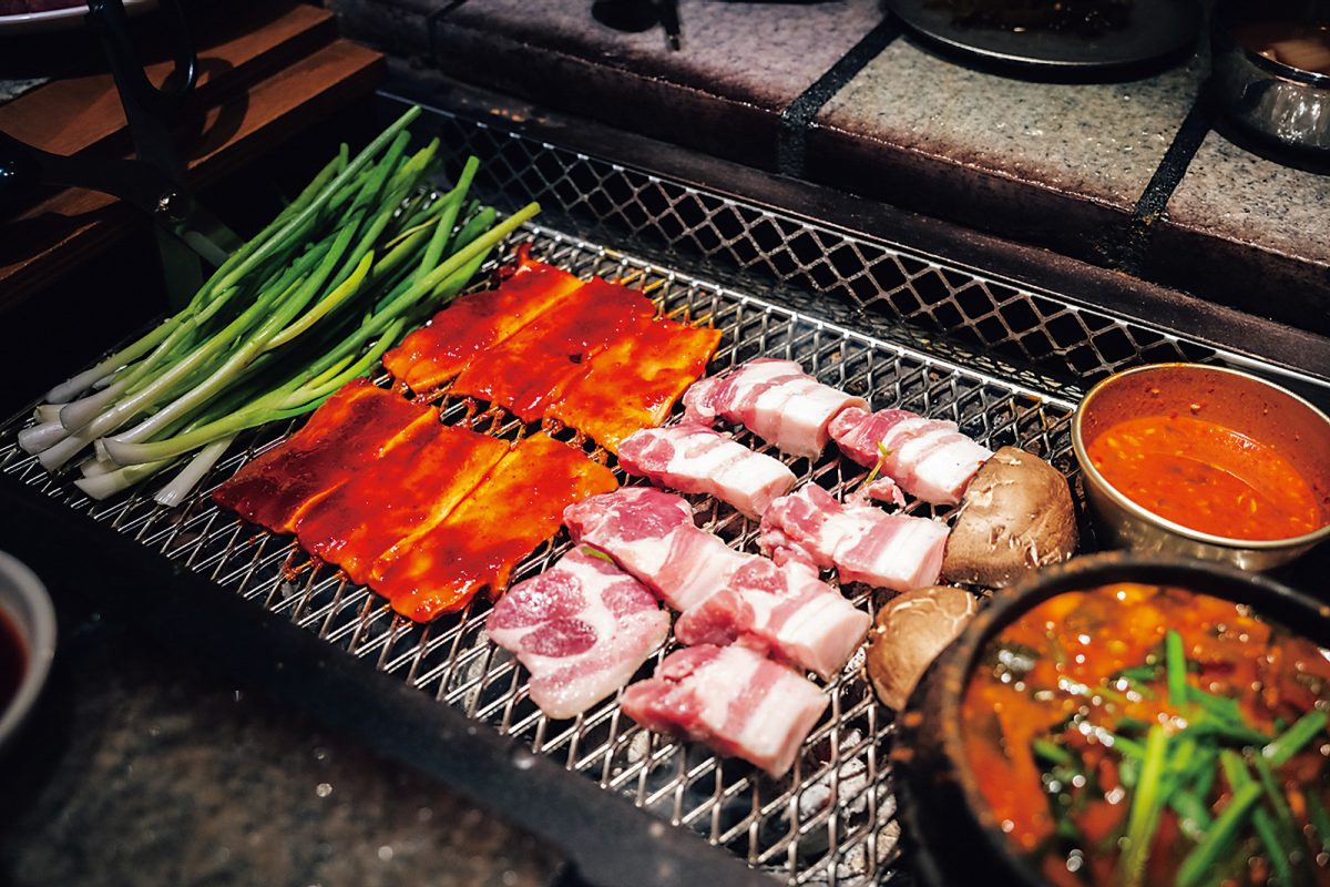 「山清炭火ガーデン」の網焼き