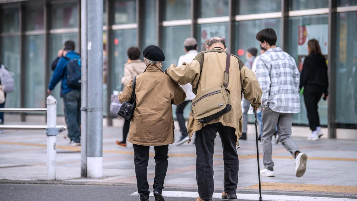 約7割の世帯が「老後ひとり難民」予備軍。結婚してても安心できない