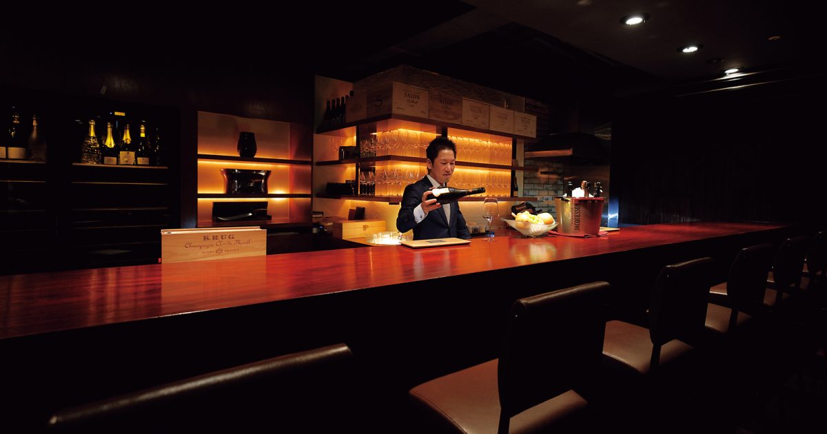 幻”のサロンが揃う。京都・祇園のシャンパン通御用達の名店「クープ