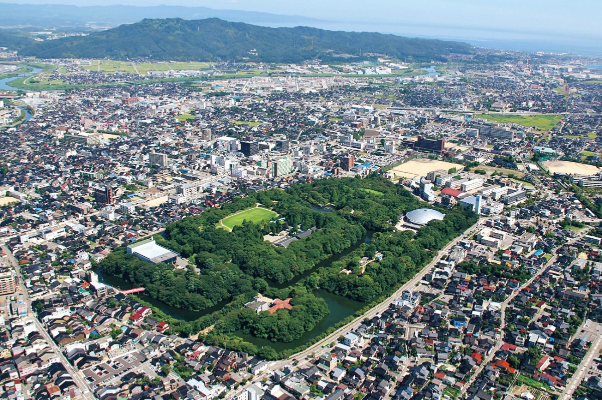 上空から見た高岡古城公園