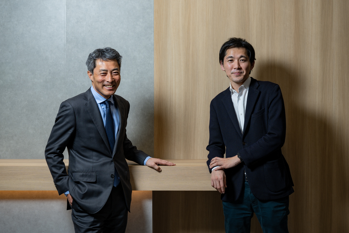 山田卓也氏（左）と富田和成氏（右）