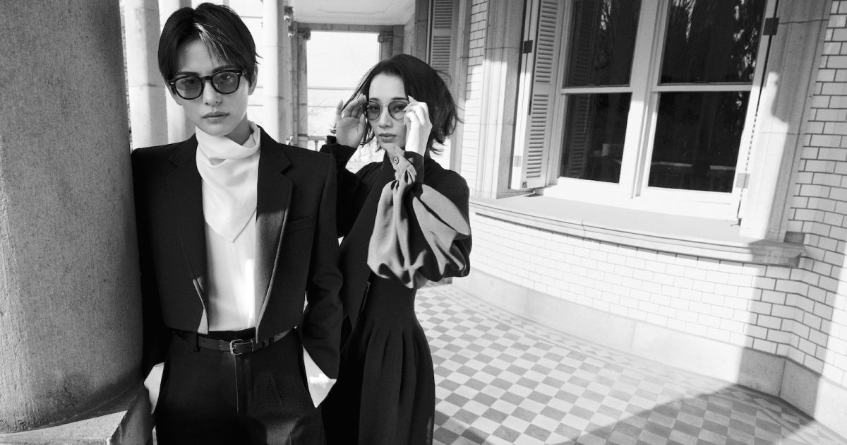 【非売品】朝美絢＆夢白あや EYEVAN ミニフォトBOOK 宝塚 非売品】朝美絢＆夢白あや EYEVAN ミニフォトブック - メルカリ