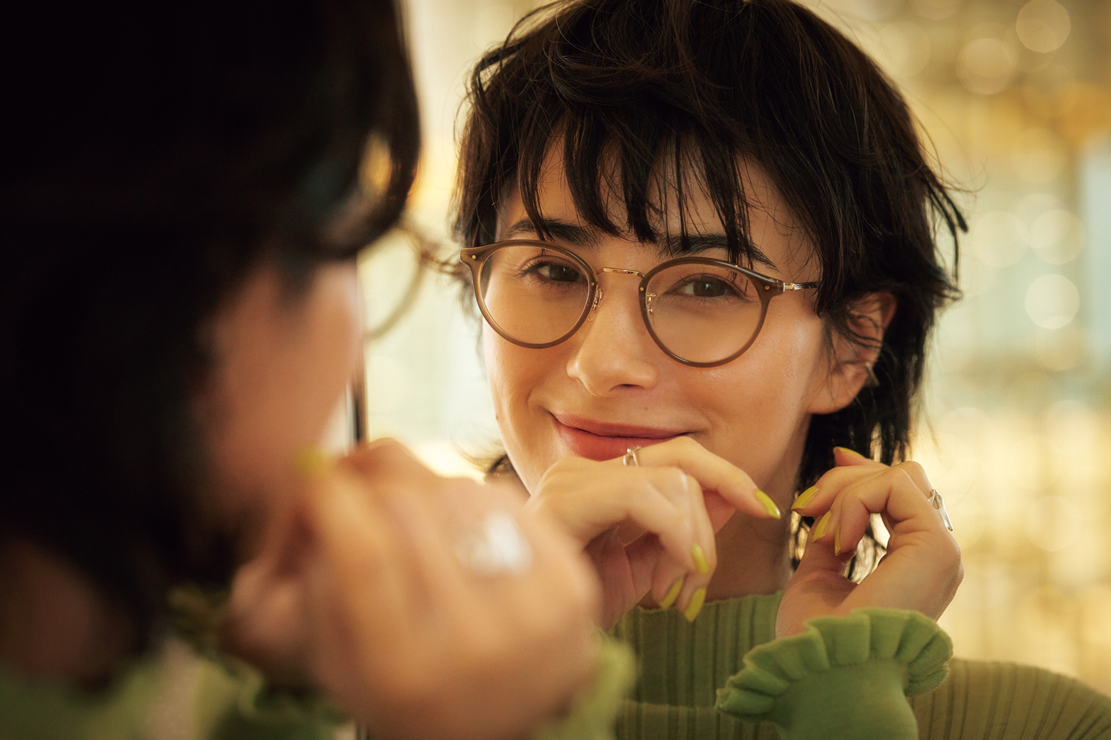 梵さん専用 ホラン千秋、プライベート用眼鏡を選びに新店「アイヴァン代官山」へ