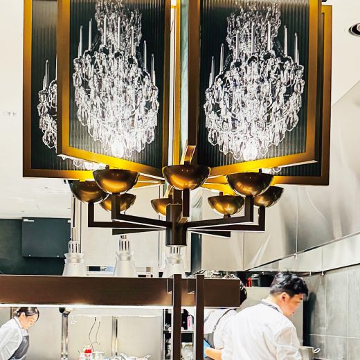 人気デザイナーの空間デザインに欠かせない、アートと家具の関係性とは