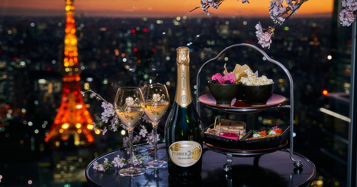 地上約250mの空中庭園で夜桜に酔いしれる【アンダーズ 東京】